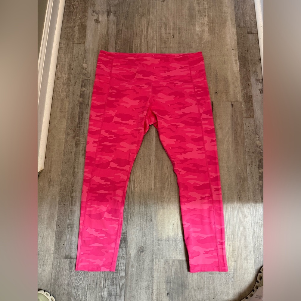 LINC Active Women’s  Pink Camouflage Leggings